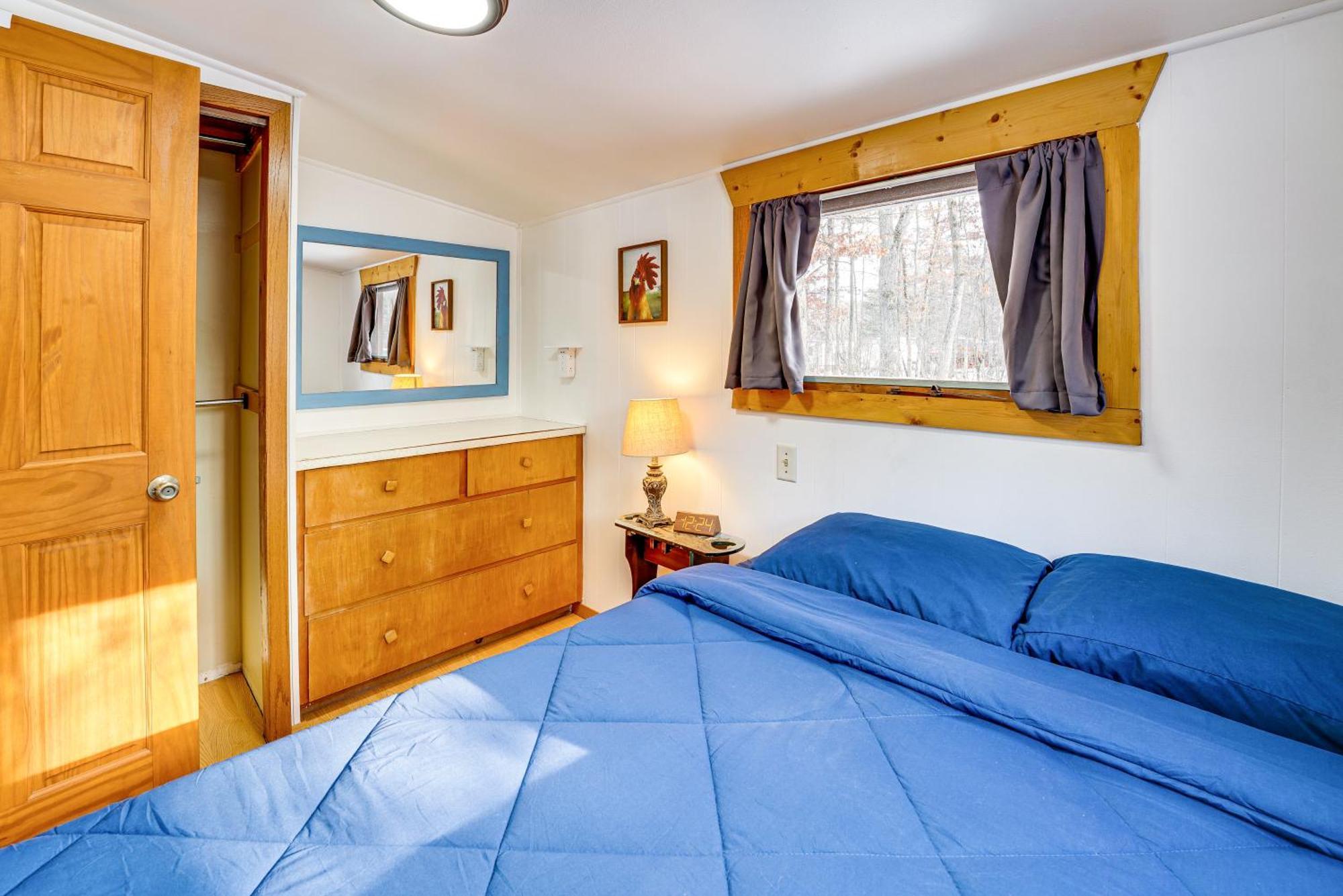 Pet-Friendly Irons Cottage About 4 Mi To Sand Lake! Екстер'єр фото